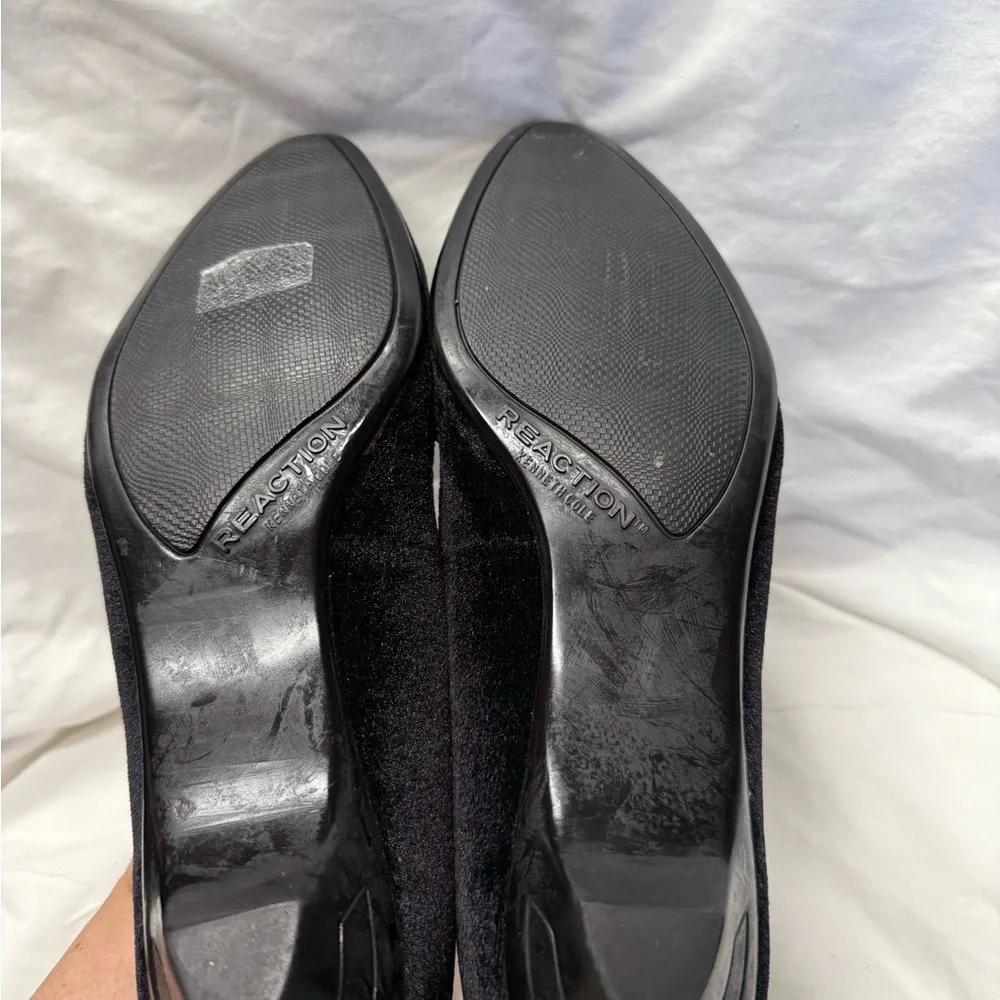 Kenneth Cole Reaction Black Embroidered Flats